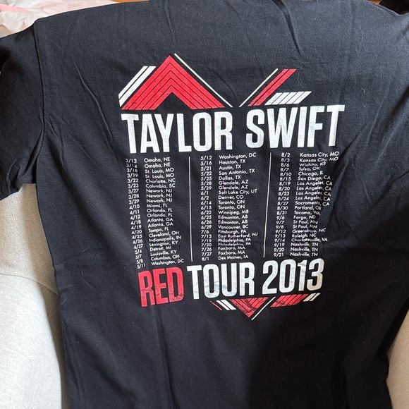 Taylor Swift Red Album Black Tee - Picture 3 of 3